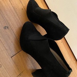 Clarks suede booties